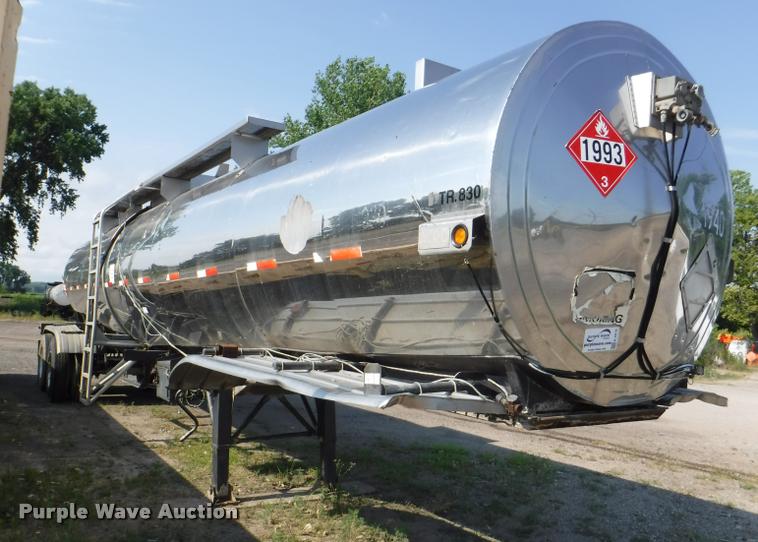 image for item K5919 1976 Acro tanker trailer