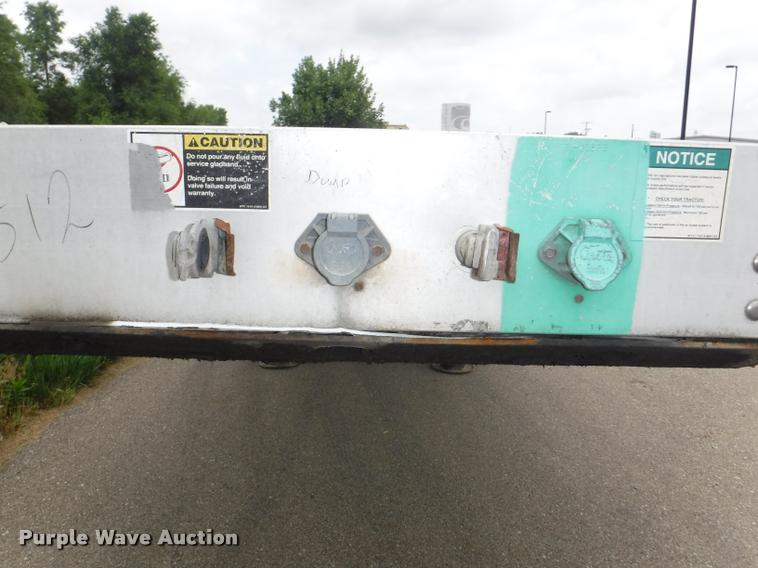 image for item K5986 2005 Wilson CF-900 flatbed trailer