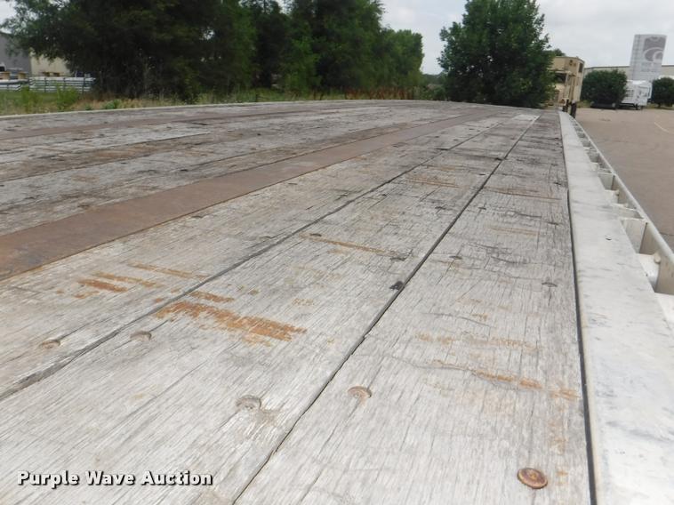 image for item K5986 2005 Wilson CF-900 flatbed trailer
