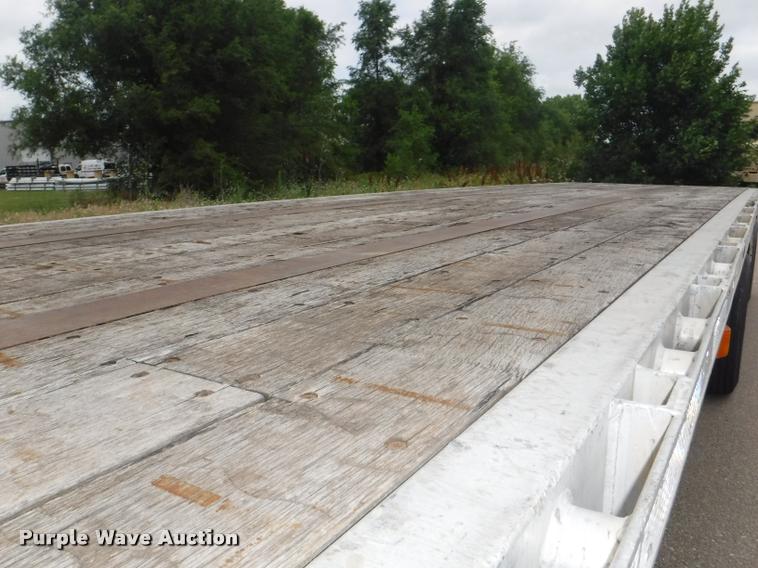 image for item K5986 2005 Wilson CF-900 flatbed trailer