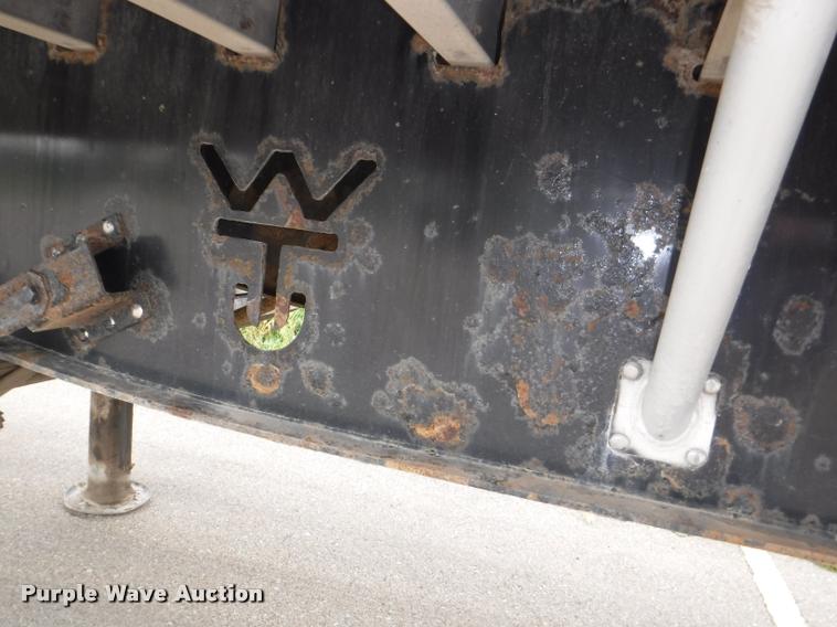 image for item K5986 2005 Wilson CF-900 flatbed trailer