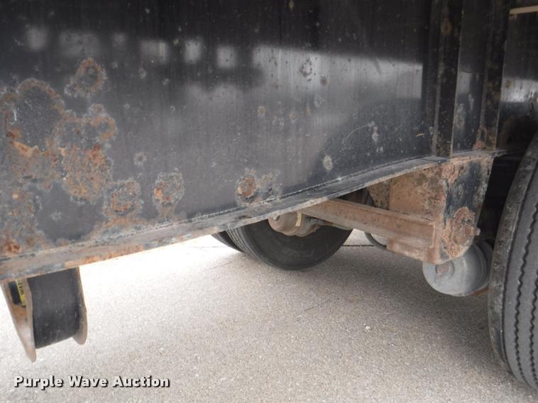 image for item K5986 2005 Wilson CF-900 flatbed trailer