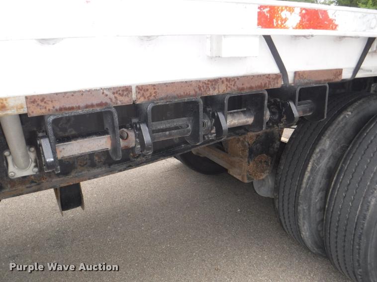 image for item K5986 2005 Wilson CF-900 flatbed trailer