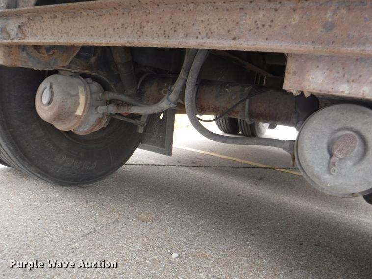 image for item K5986 2005 Wilson CF-900 flatbed trailer