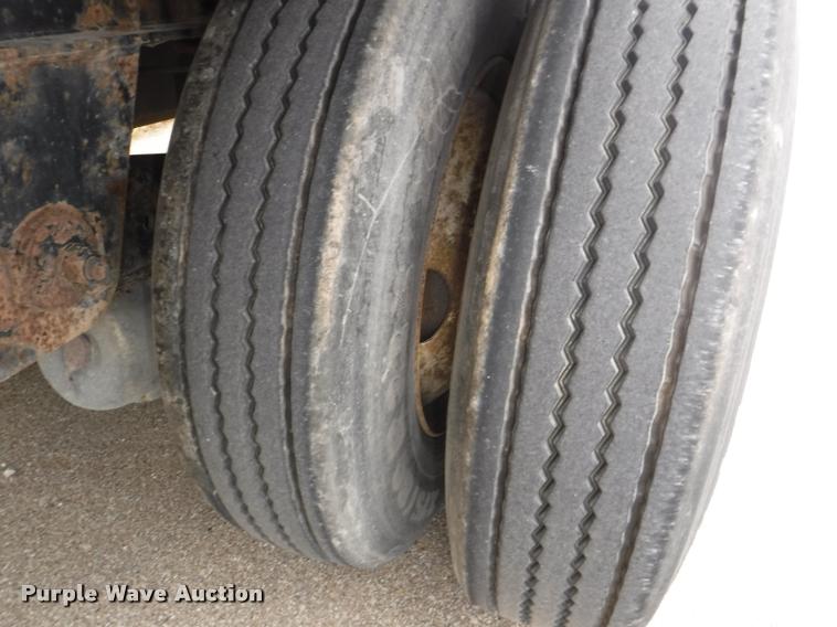 image for item K5986 2005 Wilson CF-900 flatbed trailer