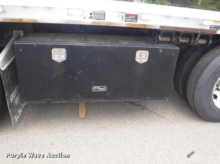 image for item K5986 2005 Wilson CF-900 flatbed trailer
