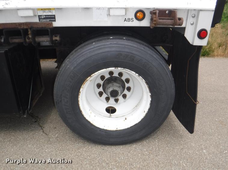 image for item K5986 2005 Wilson CF-900 flatbed trailer