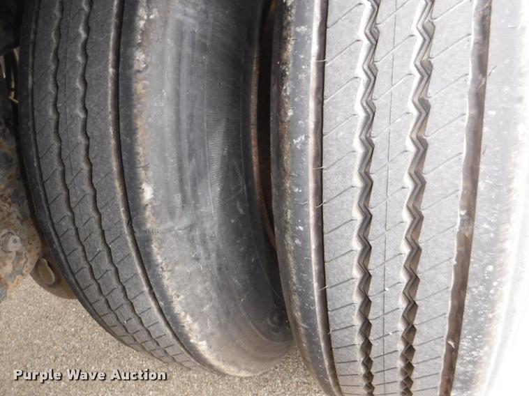 image for item K5986 2005 Wilson CF-900 flatbed trailer