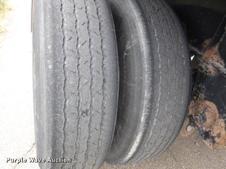 image for item K5986 2005 Wilson CF-900 flatbed trailer