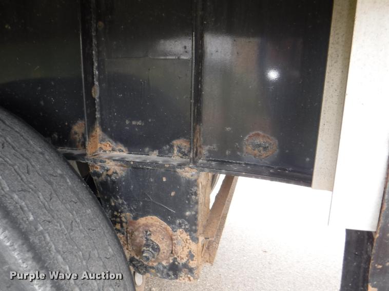 image for item K5986 2005 Wilson CF-900 flatbed trailer