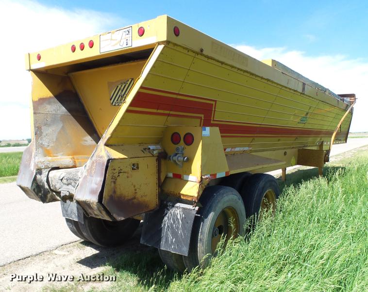 image for item L5600 1991 Flowboy live bottom trailer