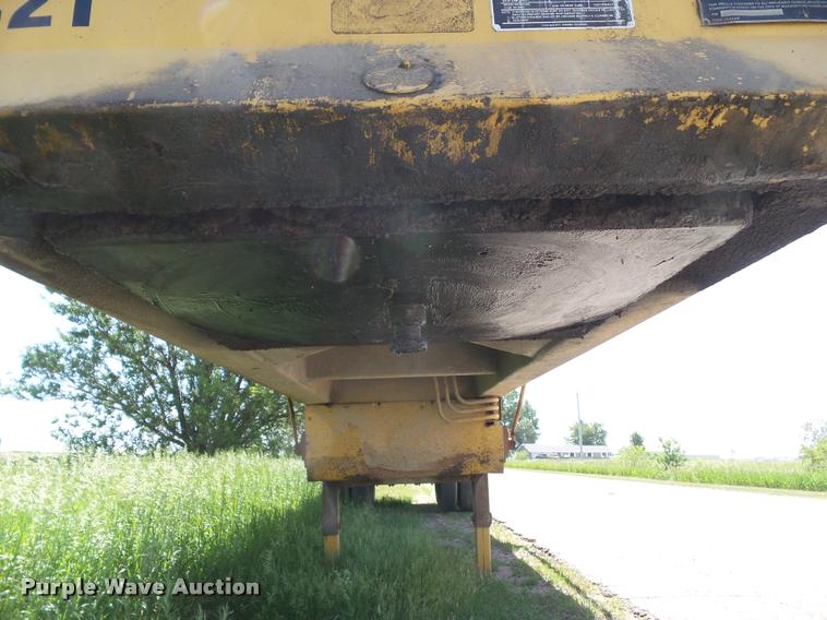 image for item L5600 1991 Flowboy live bottom trailer