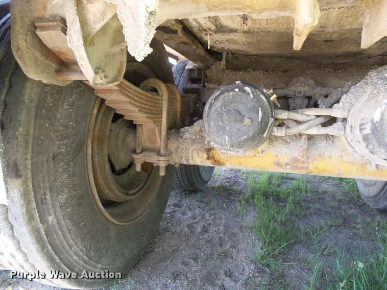 image for item L5600 1991 Flowboy live bottom trailer