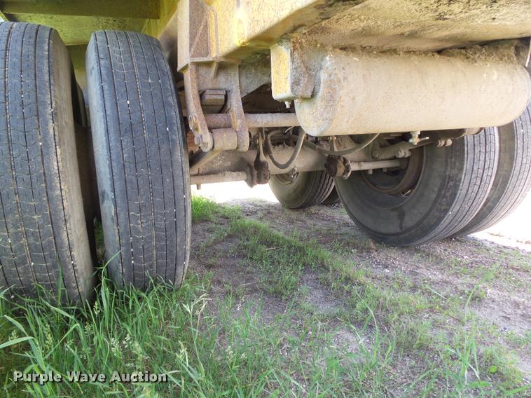 image for item L5600 1991 Flowboy live bottom trailer