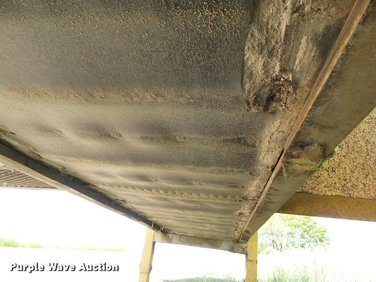 image for item L5600 1991 Flowboy live bottom trailer