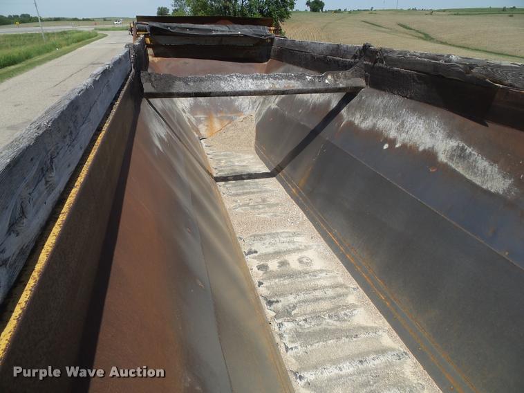 image for item L5600 1991 Flowboy live bottom trailer