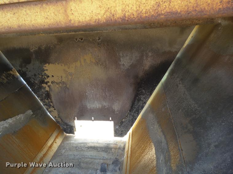 image for item L5600 1991 Flowboy live bottom trailer