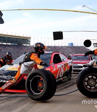 image for item G1198 Nascar Experience Pit Pass for two