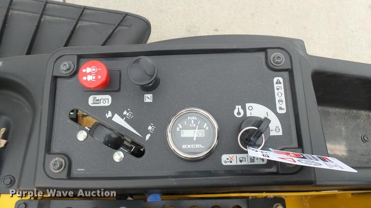 image for item AR9793 2014 Hustler FasTrak 933424 ZTR lawn mower