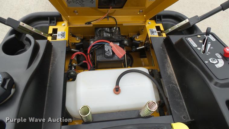 image for item AR9794 2016 Hustler Raptor Limited 934893 ZTR lawn mower