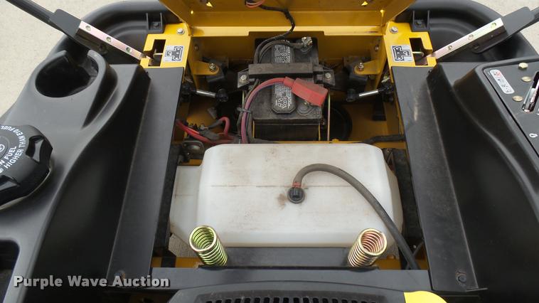 image for item AR9796 2016 Hustler Raptor 934794 ZTR lawn mower