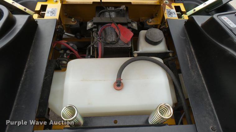 image for item AR9801 2016 Hustler Raptor SD 934760 ZTR lawn mower