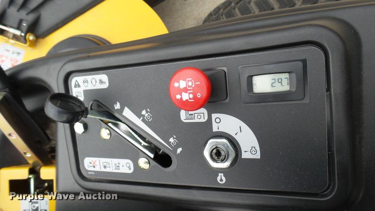 image for item AR9803 2015 Hustler Raptor SD 934612 ZTR lawn mower