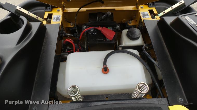 image for item AR9805 2015 Hustler Raptor SD 934612 ZTR lawn mower