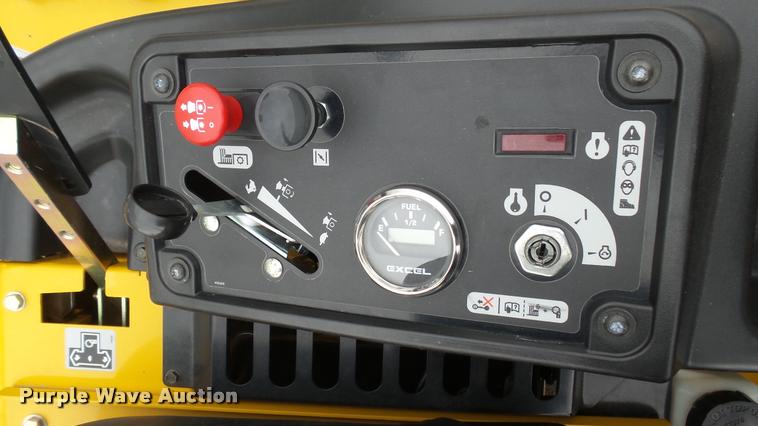 image for item AR9808 2015 Hustler FasTrak SDX 933960 ZTR lawn mower