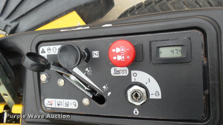 image for item AR9821 2015 Hustler Raptor SD 932558 ZTR lawn mower