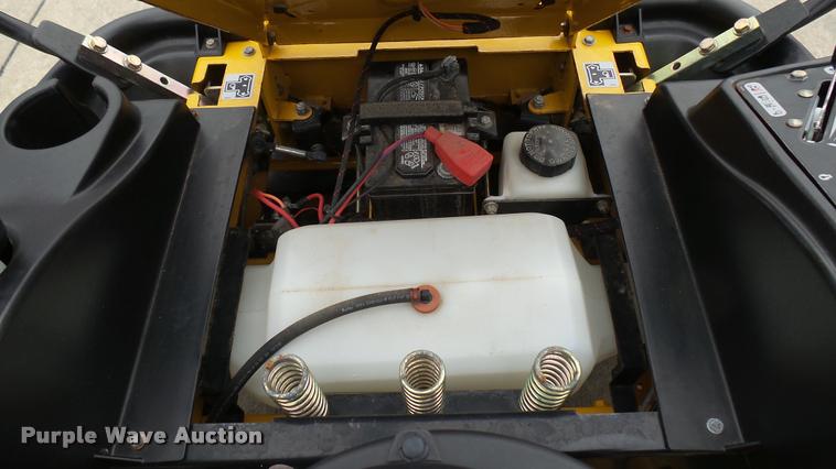 image for item AR9821 2015 Hustler Raptor SD 932558 ZTR lawn mower