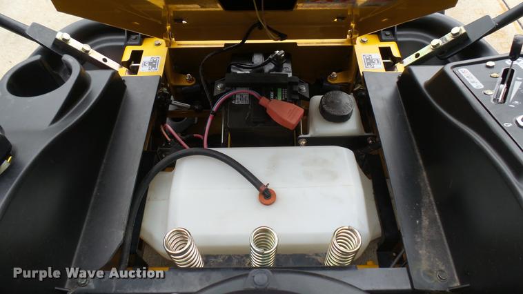 image for item AR9826 2015 Hustler Raptor SD 933127 ZTR lawn mower