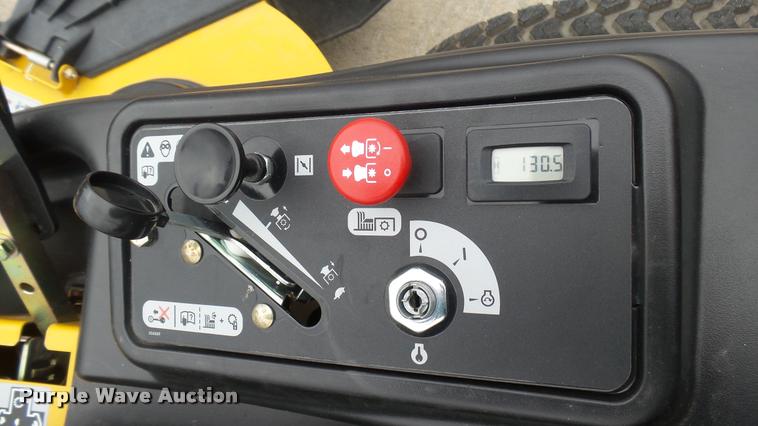 image for item AR9827 2015 Hustler Raptor SD 933127 ZTR lawn mower