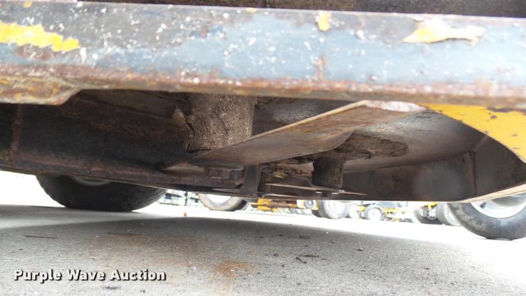 image for item AR9828 2015 Hustler Raptor SD 933127 ZTR lawn mower