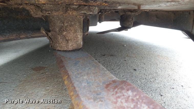 image for item AR9828 2015 Hustler Raptor SD 933127 ZTR lawn mower