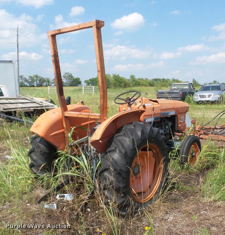 image for item BI9668 Kubota L285 tractor