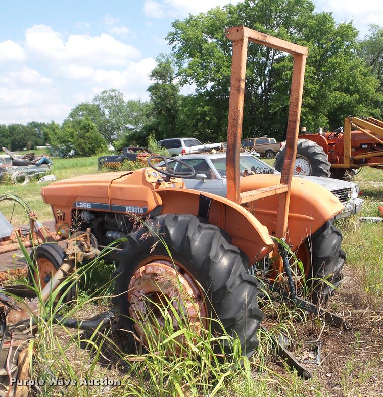 image for item BI9668 Kubota L285 tractor