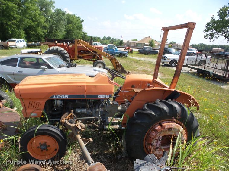 image for item BI9668 Kubota L285 tractor