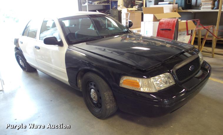 image for item BI9671 2011 Ford Crown Victoria Police Interceptor