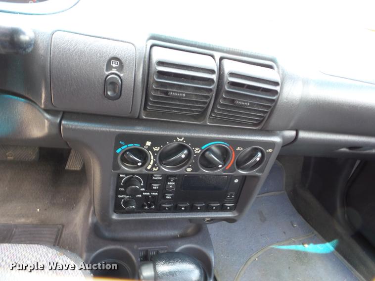 image for item BI9672 1999 Dodge Neon