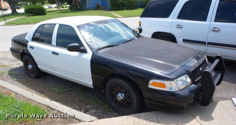 image for item BI9677 2006 Ford Crown Victoria Police Interceptor