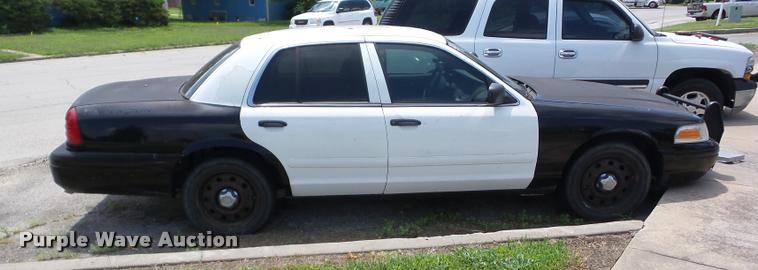 image for item BI9677 2006 Ford Crown Victoria Police Interceptor
