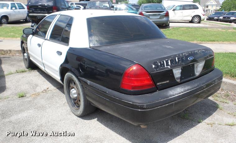 image for item BI9677 2006 Ford Crown Victoria Police Interceptor