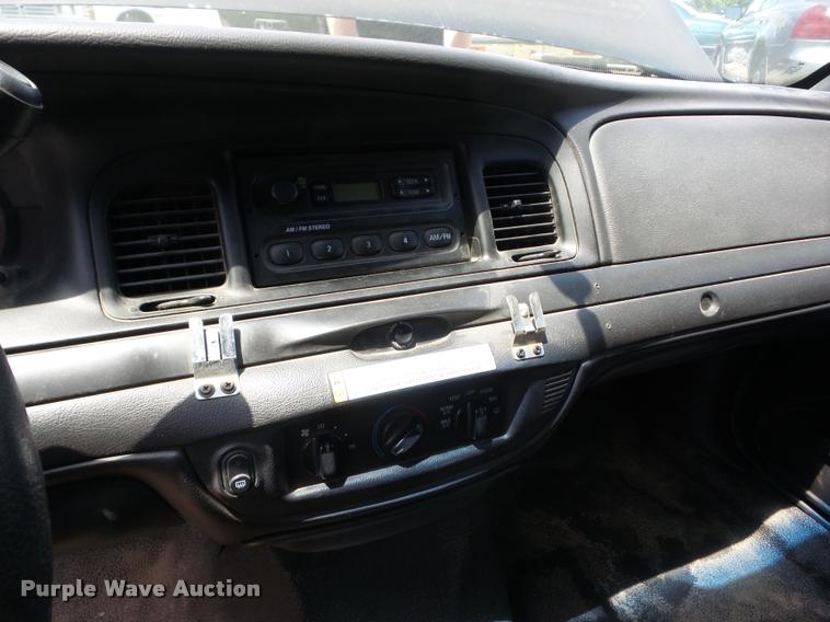 image for item BI9677 2006 Ford Crown Victoria Police Interceptor