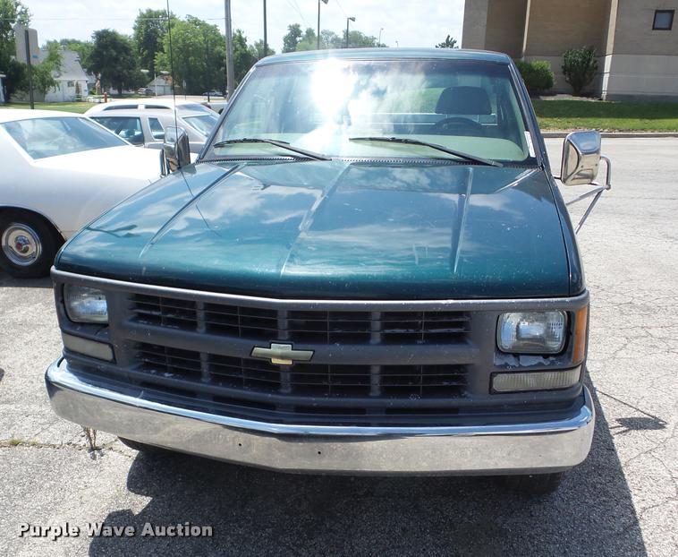 image for item BI9678 2000 Chevrolet 2500 Ext. Cab pickup truck