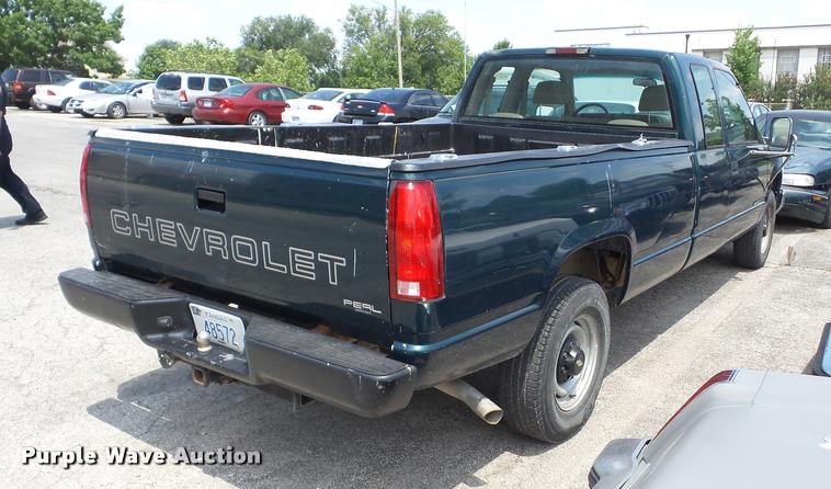 image for item BI9678 2000 Chevrolet 2500 Ext. Cab pickup truck