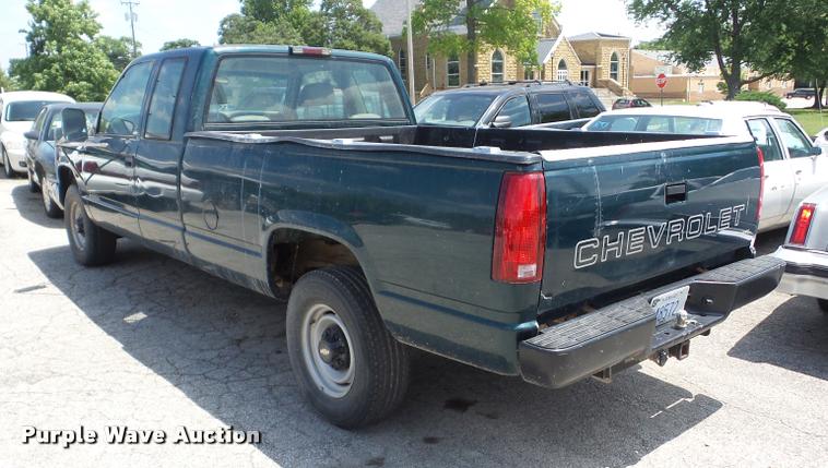 image for item BI9678 2000 Chevrolet 2500 Ext. Cab pickup truck