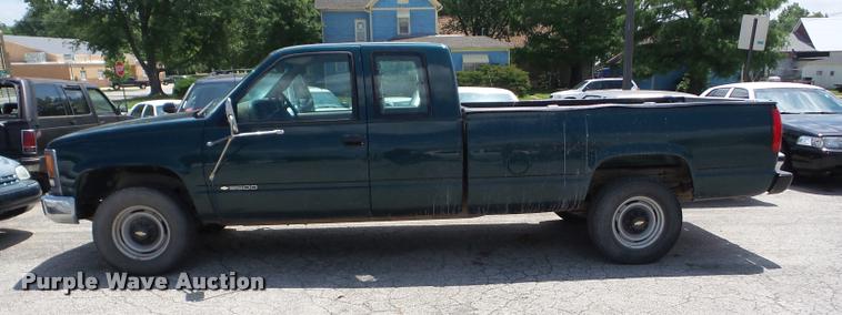 image for item BI9678 2000 Chevrolet 2500 Ext. Cab pickup truck