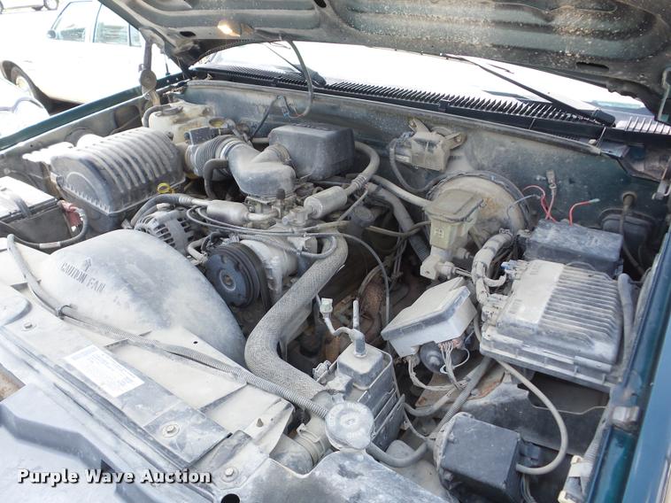 image for item BI9678 2000 Chevrolet 2500 Ext. Cab pickup truck