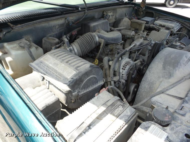 image for item BI9678 2000 Chevrolet 2500 Ext. Cab pickup truck